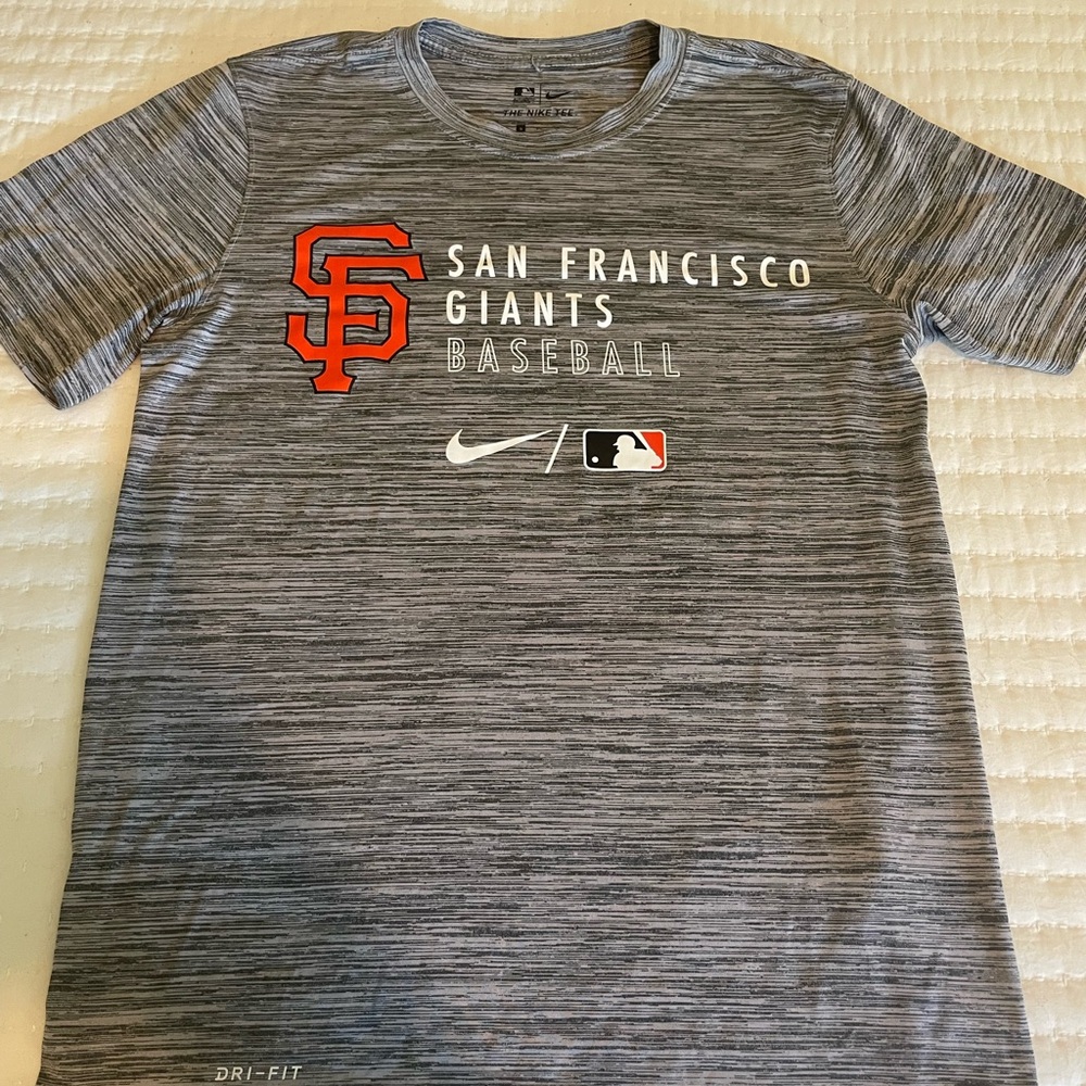 Nike Women’s Dri-Fit San Francisco Giants Gray Tee